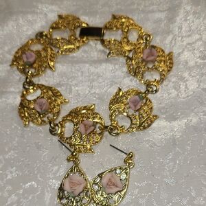 Elegant Gold Toned and Pink Rose Jewelry Set